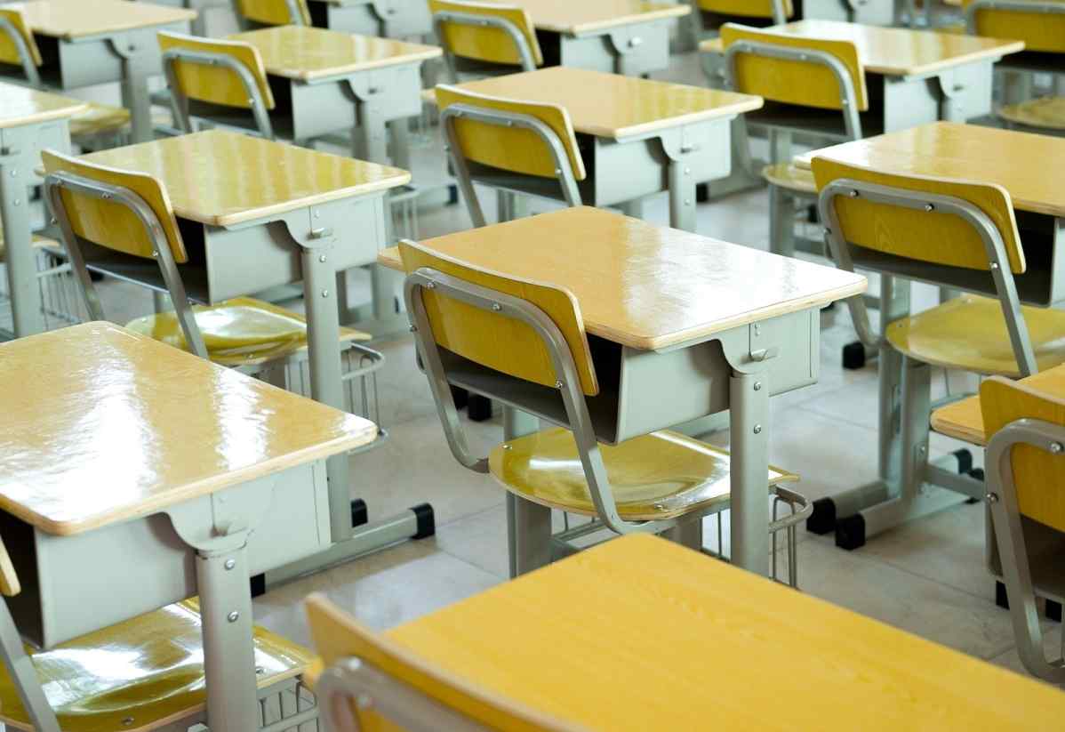 The correlation between classroom furniture and student performance